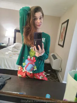 Thegirlewiththecursemark Thumbnail Picture