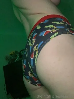Thehighpreistess Thumbnail Picture