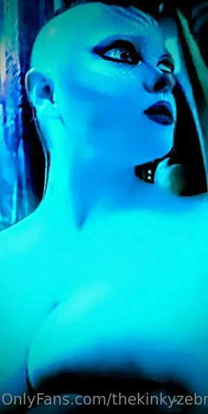 Thekinkyzebra Thumbnail Picture