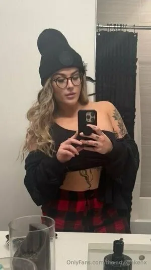 Theladykrakenx Thumbnail Picture