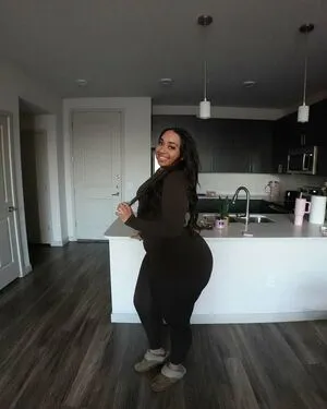 Themillieelise Thumbnail Picture