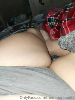 Thequeenbee69 OnlyFans Leaked Free Thumbnail Picture - #0GloZ3RMFN