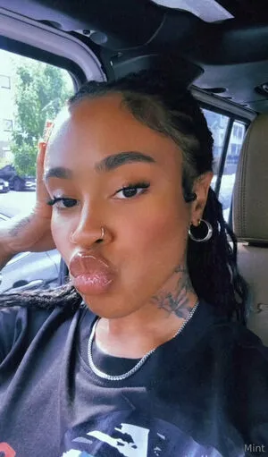 Therealbombshell Mint OnlyFans Leaked Free Thumbnail Picture - #zNWxJ5W9oW