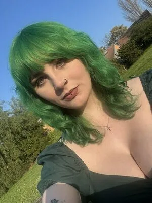 Thereisnobeth Thumbnail Picture