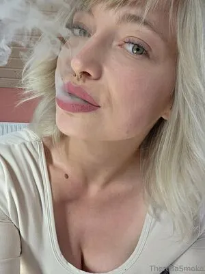 Theresasmoke OnlyFans Leaked Free Thumbnail Picture - #1DjFwN2W5S