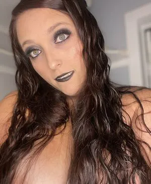 Thick And Pretty Thumbnail Picture