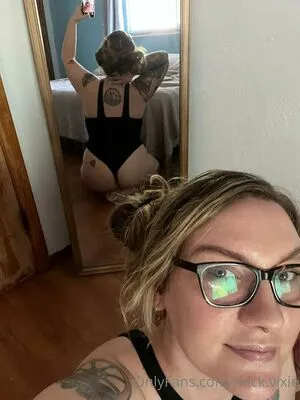 Thick Vixie Thumbnail Picture