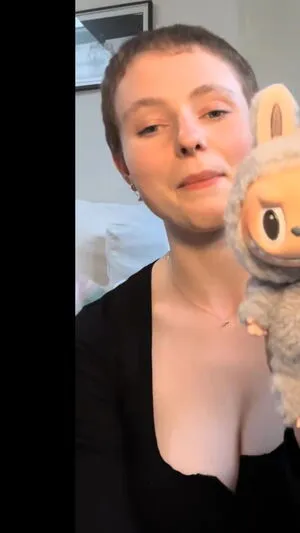 Thomasin Mckenzie OnlyFans Leaked Free Thumbnail Picture - #D9EV6v40pr