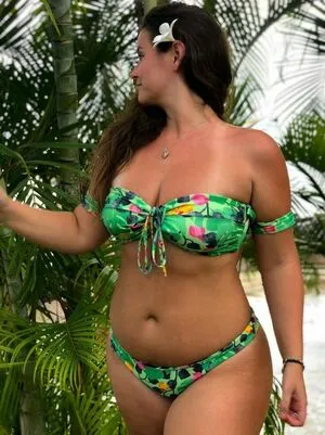 Tiffany Hutchinson Thumbnail Picture