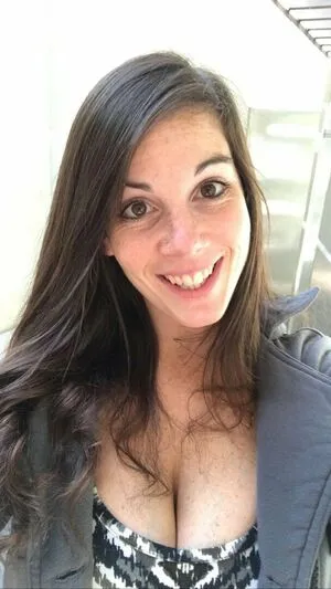 Tittyqueen77 Thumbnail Picture