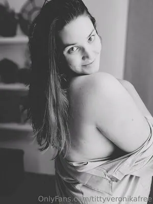 Tittyveronikafree Thumbnail Picture
