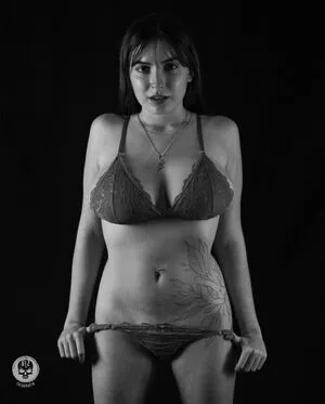 Tizianna Thumbnail Picture