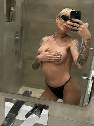 Toni Trips Thumbnail Picture