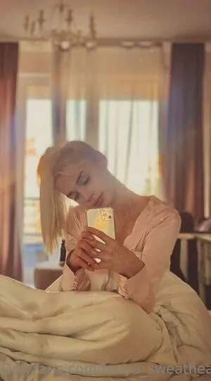 Tonya Sweatheart Thumbnail Picture