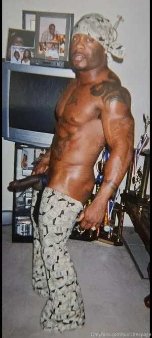 Toolsfreepage OnlyFans Leaked Free Thumbnail Picture - #4GK8pO83Di