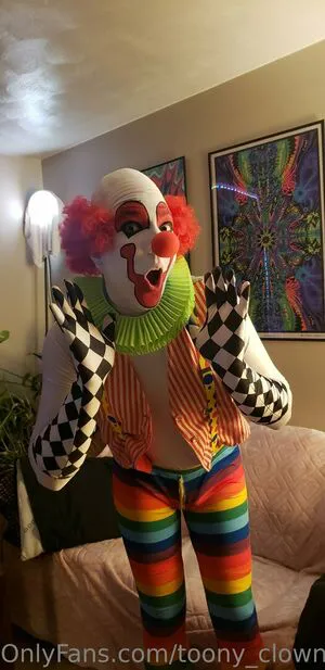 Toony Clown Thumbnail Picture