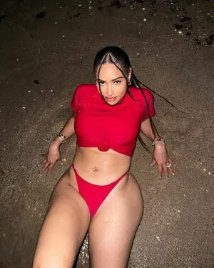 Tori Brixx Thumbnail Picture