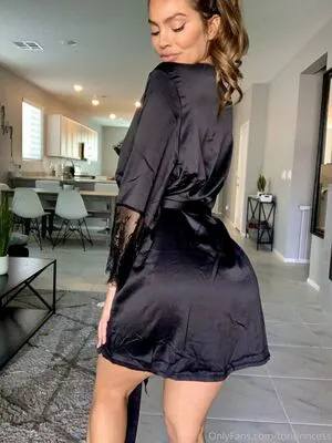 Tori Prince Thumbnail Picture
