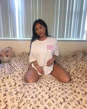 Trcy_ngyn Thumbnail Picture