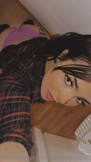 Trippyhippyxoxo7 Thumbnail Picture
