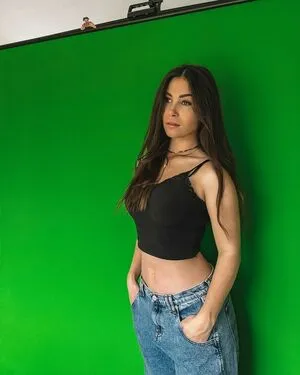 Tslanaxoxo OnlyFans Leaked Free Thumbnail Picture - #L7VGenKaz3