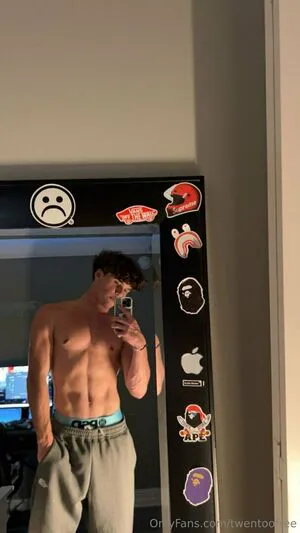 Twentoofree OnlyFans Leaked Free Thumbnail Picture - #bPlkZIFVQF