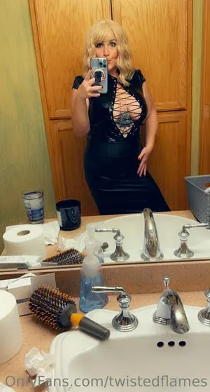 Twistedflames OnlyFans Leaked Free Thumbnail Picture - #9QcIKpgK3D