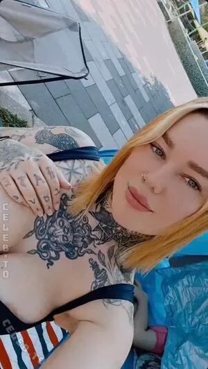 Typischblonnd Thumbnail Picture