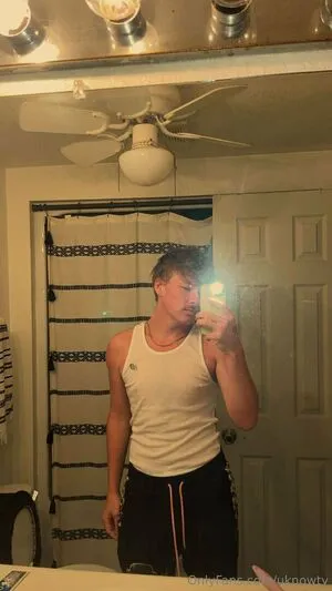 Uknowty OnlyFans Leaked Free Thumbnail Picture - #CIJSGxNSel