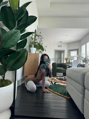 Uluvzella OnlyFans Leaked Free Thumbnail Picture - #DBMGhhpgps