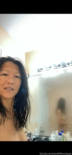 Unefilleunique Thumbnail Picture