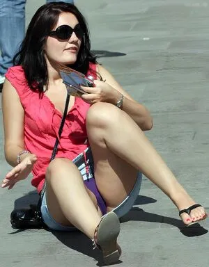 Upskirt Candies Thumbnail Picture