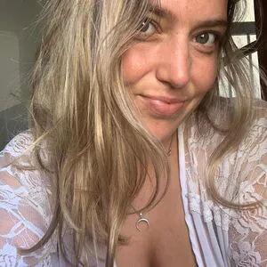 Urcheenagurl Thumbnail Picture