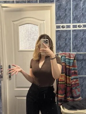 V4ru OnlyFans Leaked Free Thumbnail Picture - #LUFK4l8mSy