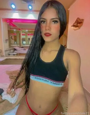 Vale21 OnlyFans Leaked Free Thumbnail Picture - #4B9LyAEyoE