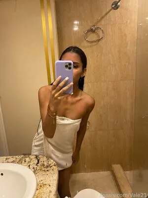 Vale21 OnlyFans Leaked Free Thumbnail Picture - #7sWq1pNyjA