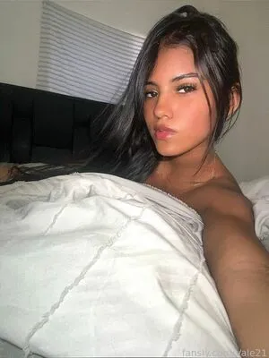 Vale21 OnlyFans Leaked Free Thumbnail Picture - #f0x1rz2Jwl