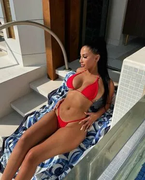 Valeriacasellas Thumbnail Picture