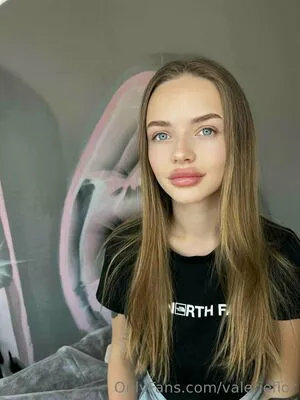Valerieflor OnlyFans Leaked Free Thumbnail Picture - #dSFtdSQKui