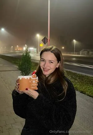 Valerieflor OnlyFans Leaked Free Thumbnail Picture - #ykGe0QMYGr