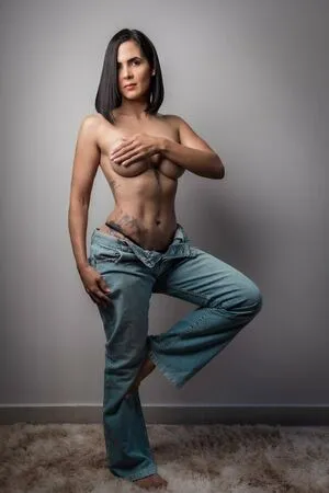 Vane Morais Thumbnail Picture