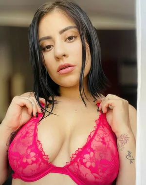 Vane Ochoa Thumbnail Picture
