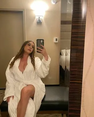 Vanessa Alfaro Thumbnail Picture