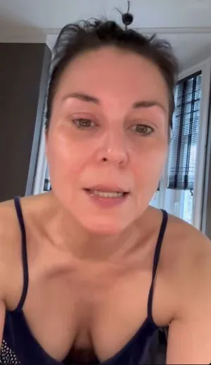 Vanessa Blumhagen Thumbnail Picture