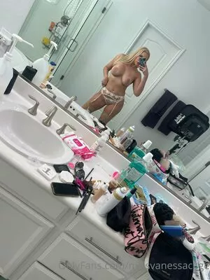 Vanessa Cage OnlyFans Leaked Free Thumbnail Picture - #b8CfynSmPJ