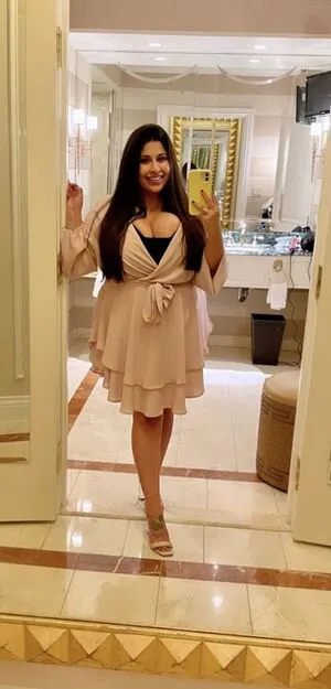 Vanessa Romero Thumbnail Picture