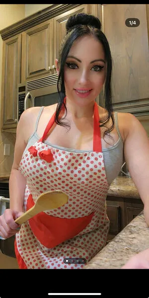 Vegashousewifey Thumbnail Picture