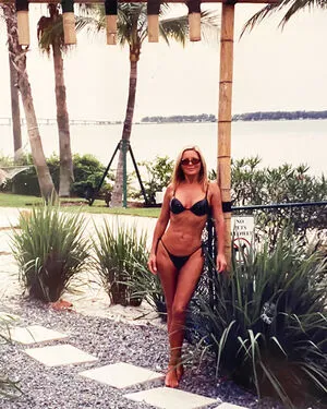 Vera Fischer Thumbnail Picture