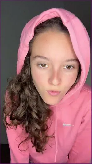 Veronica Olivia Thumbnail Picture