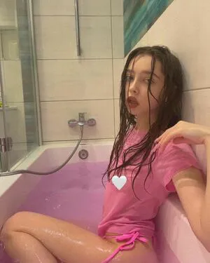 Veronifka Thumbnail Picture